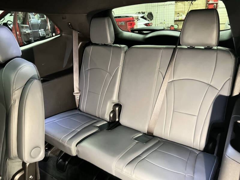 2023 Buick Enclave Essence