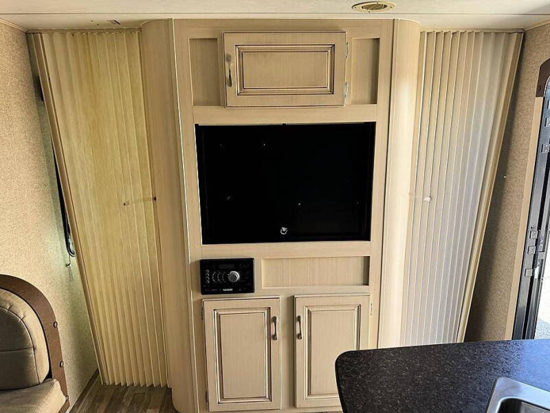 2016 Winnebago Minnie