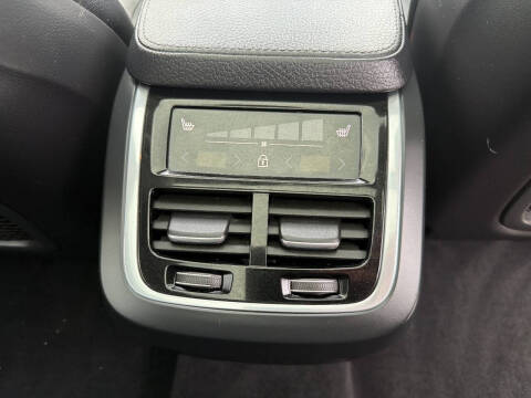 2019 Volvo XC90 T6 Momentum