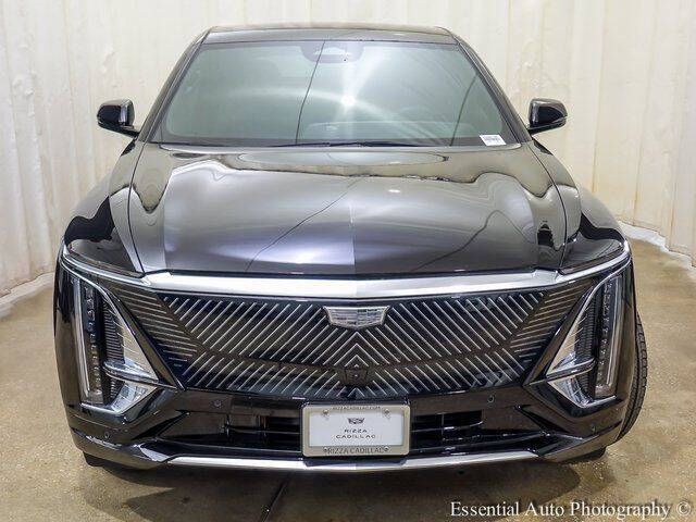 2025 Cadillac LYRIQ Luxury 2