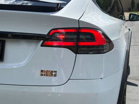 2022 Tesla Model X Plaid