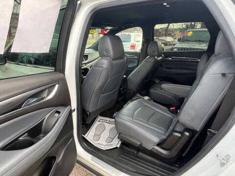 2023 Buick Enclave Essence