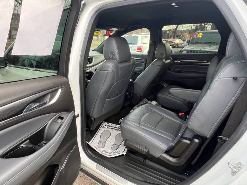 2023 Buick Enclave Essence