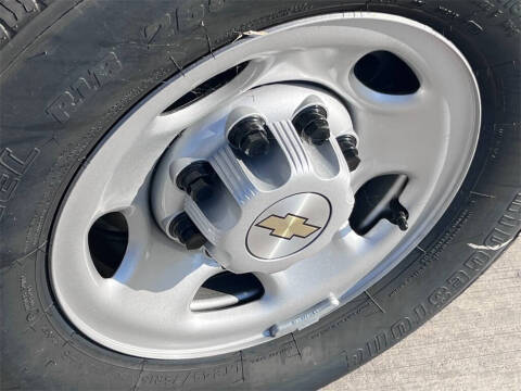 2025 Chevrolet Express 2500