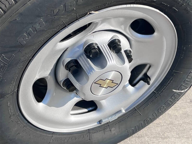 2025 Chevrolet Express 2500