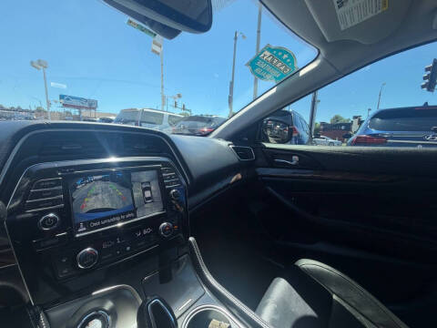 2017 Nissan Maxima Platinum