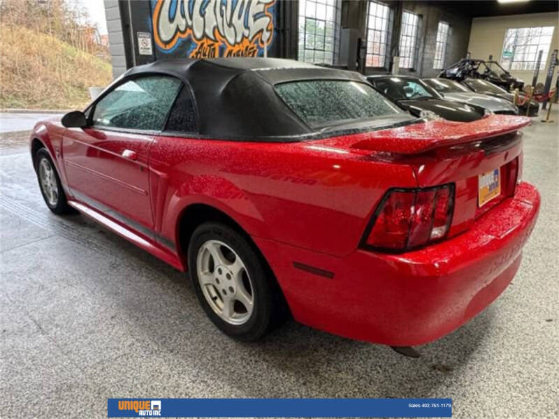 2002 Ford Mustang Deluxe