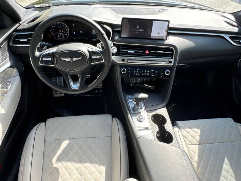 2025 Genesis G70
