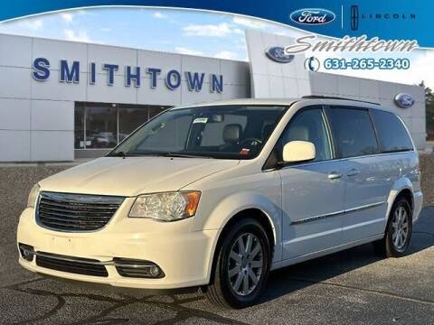 2013 Chrysler Town and Country for sale at buyonline.autos in Saint James NY