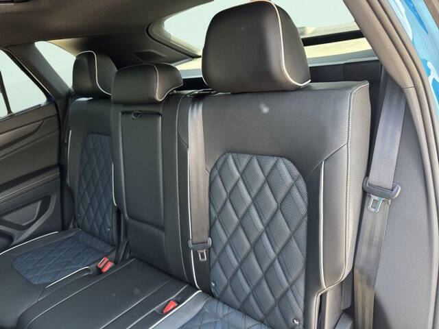 2024 Volkswagen Atlas Cross Sport SEL Premium R-Line 4Motion