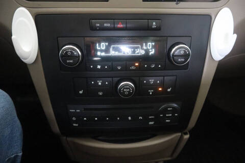 2012 Volkswagen Routan SEL