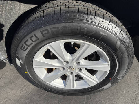 2011 Toyota Highlander SE