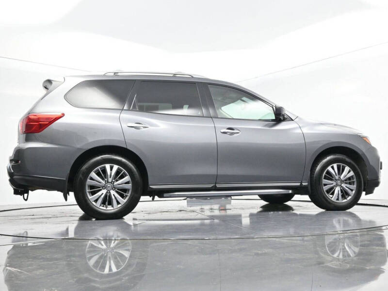 2020 Nissan Pathfinder SL