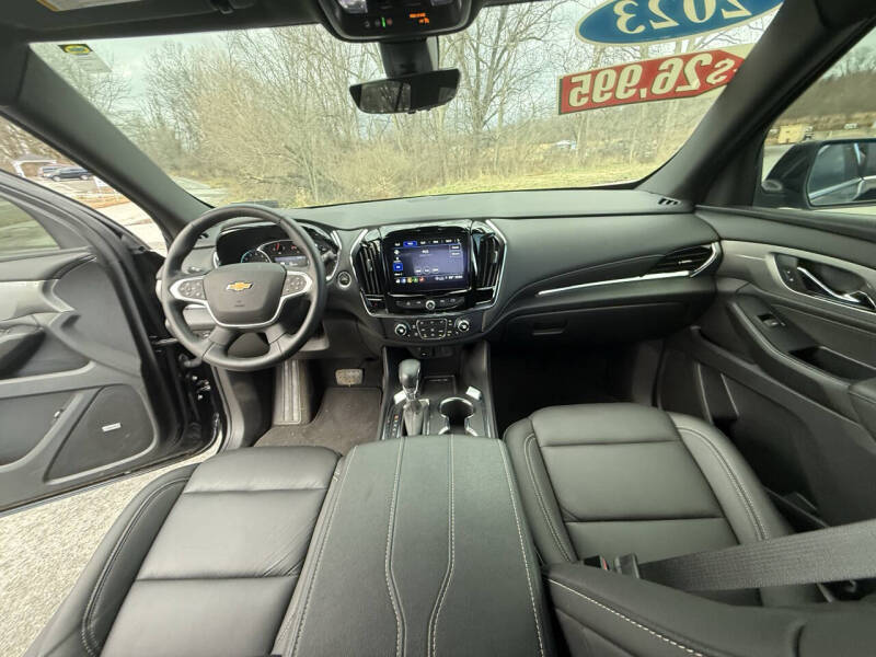 2023 Chevrolet Traverse LT Leather