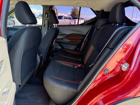 2022 Nissan Kicks SR