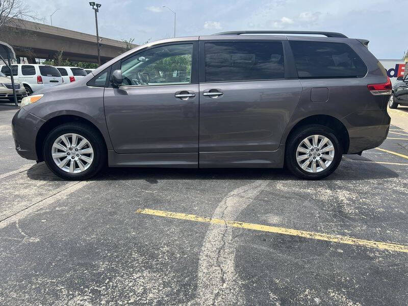 2012 Toyota Sienna Limited - Photo 6