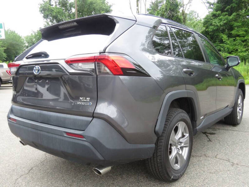 2022 Toyota RAV4 Hybrid XLE