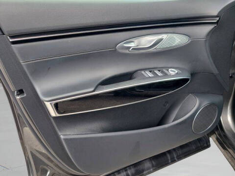 2025 Genesis GV70 2.5T Standard
