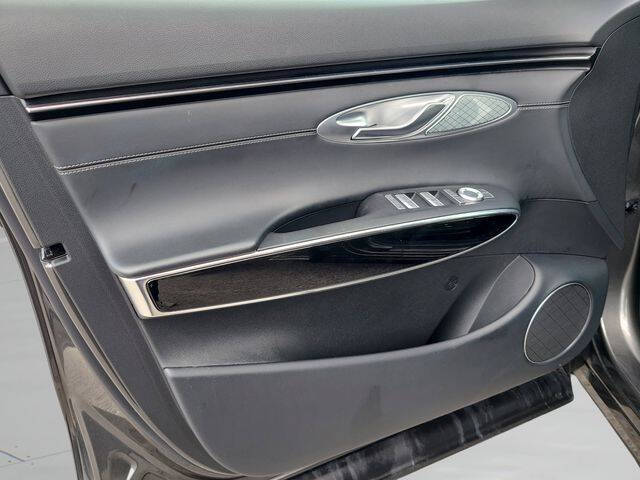 2025 Genesis GV70 2.5T Standard