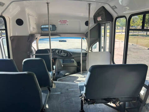 2005 Ford E-Series E-450 SD