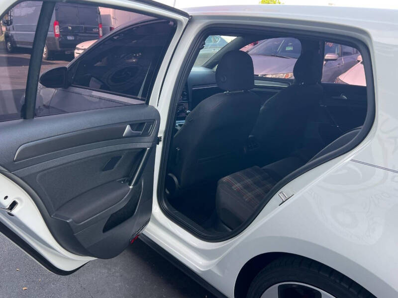 2018 Volkswagen Golf GTI S