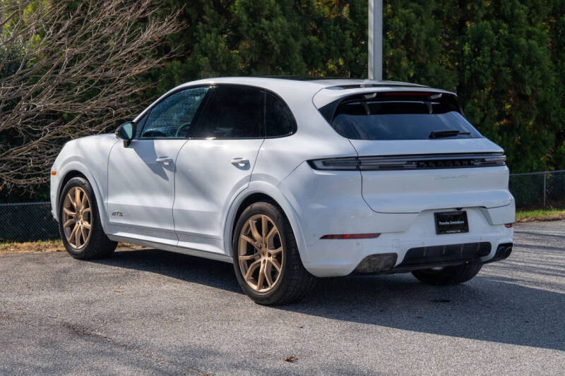 2025 Porsche Cayenne GTS