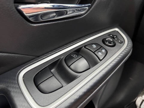 2024 Nissan Versa SR