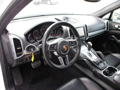 2016 Porsche Cayenne GTS