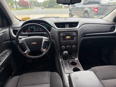 2017 Chevrolet Traverse LT