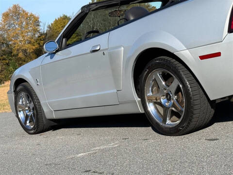 2004 Ford Mustang SVT Cobra
