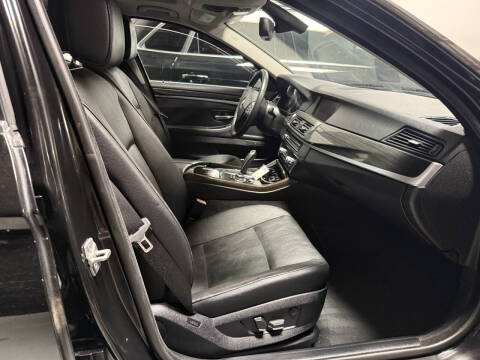 2012 BMW 5 Series 528i