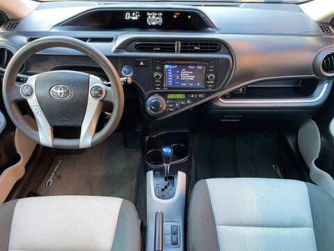 2014 Toyota Prius c Three
