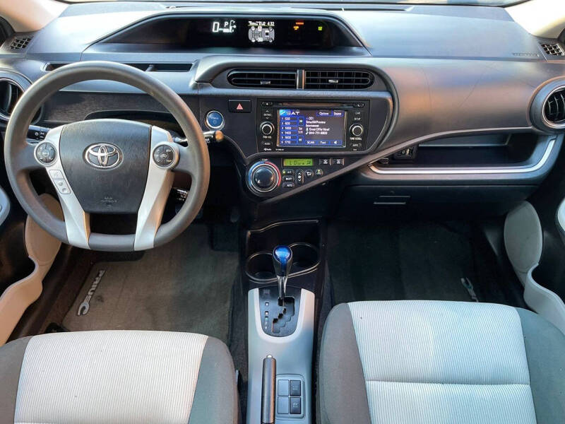 2014 Toyota Prius c Three