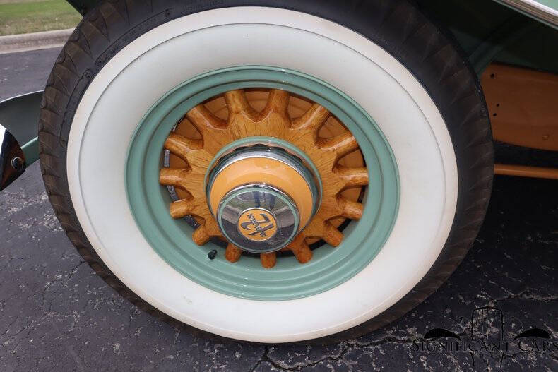 1933 Auburn 1250 Salon Cabriolet