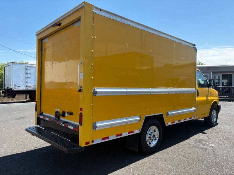 2021 GMC Savana 3500