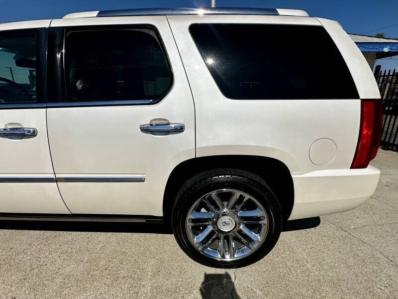 2012 Cadillac Escalade Platinum Edition