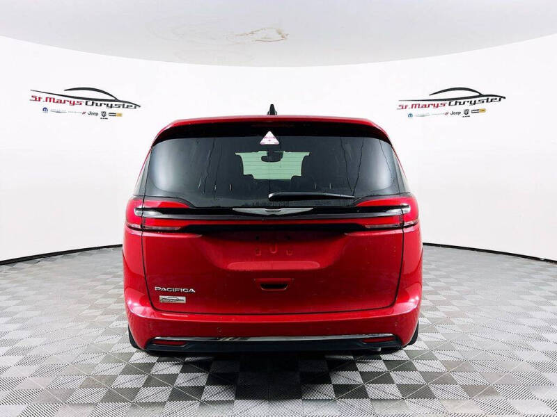 2025 Chrysler Pacifica Select