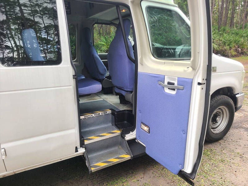 2009 Ford E-Series E-250 SD