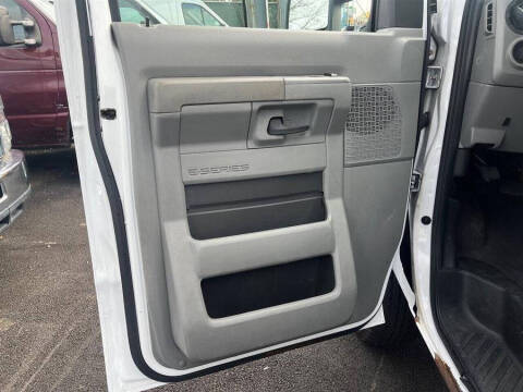 2014 Ford E-Series E-250