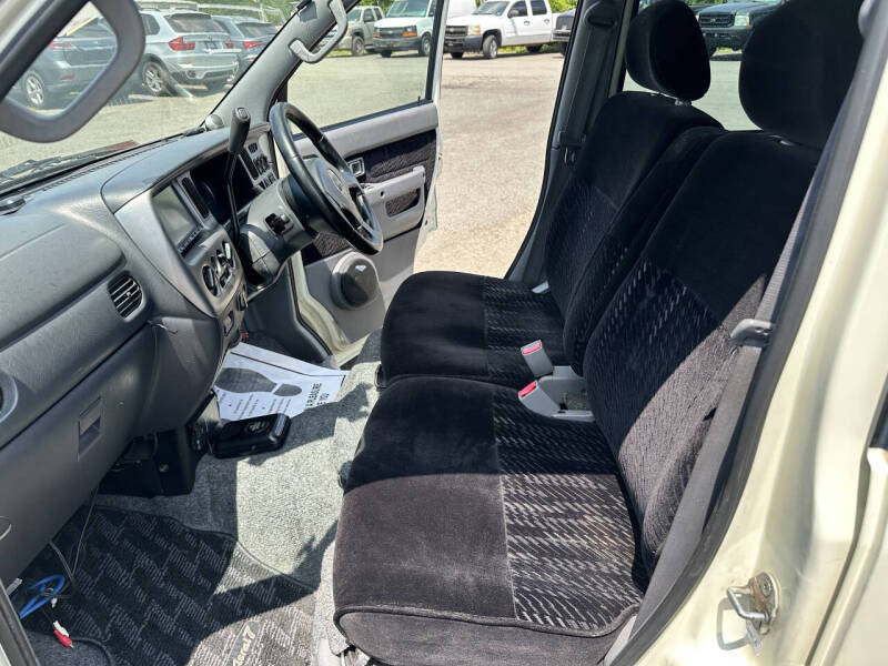 2000 Daihatsu Atrai 7