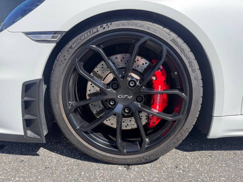 2022 Porsche 718 Cayman GT4