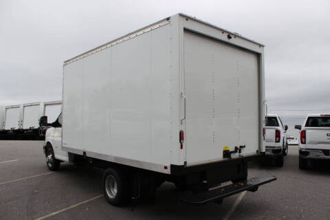 2025 Chevrolet Express 3500