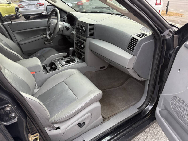 2005 Jeep Grand Cherokee Laredo