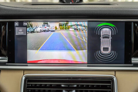 2018 Porsche Panamera 4