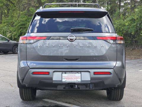 2026 Nissan Pathfinder SL