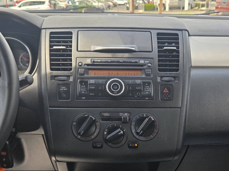 2012 Nissan Versa 1.8 SL