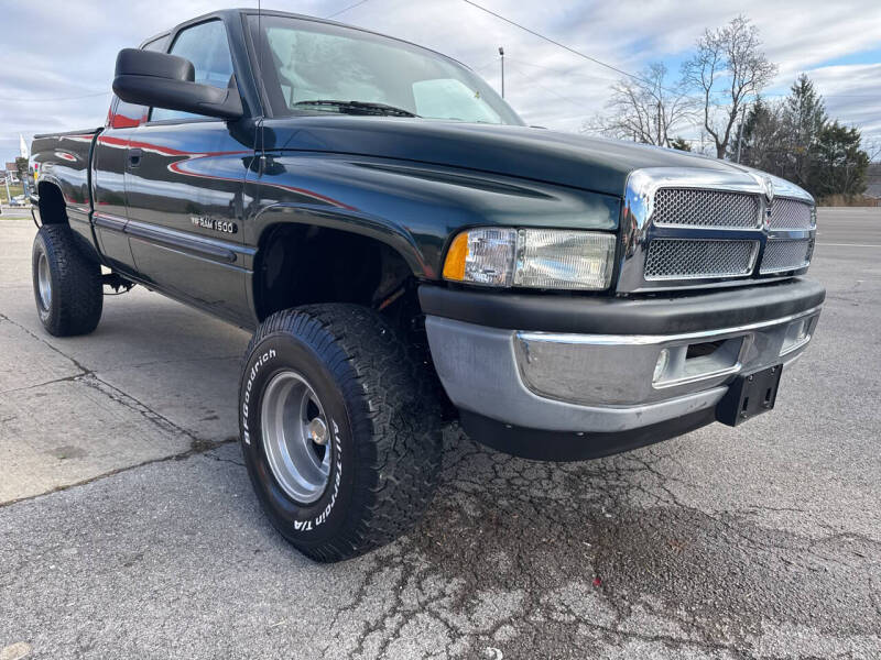 2001 Dodge Ram Pickup SLT photo 3