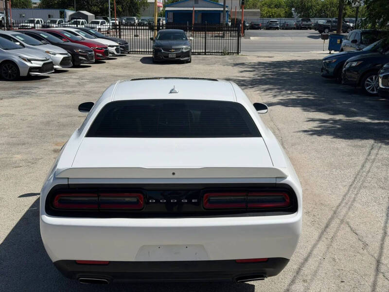 2015 Dodge Challenger SXT Plus