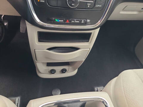 2012 Chrysler Town and Country Touring