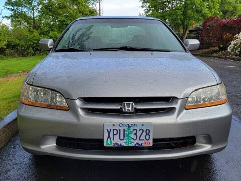2000 Honda Accord for sale at CLEAR CHOICE AUTOMOTIVE in Milwaukie OR